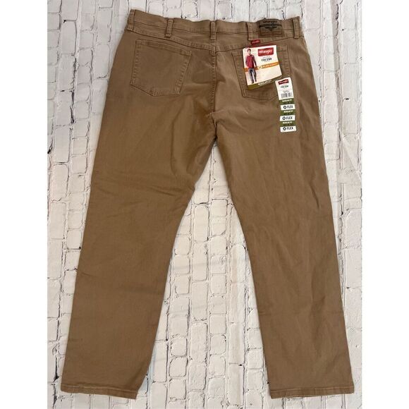 Wrangler Men's 40x30 Flex Comfort Denim Khakis Dark Tan Stretchy Casual Workwear - Picture 3 of 3